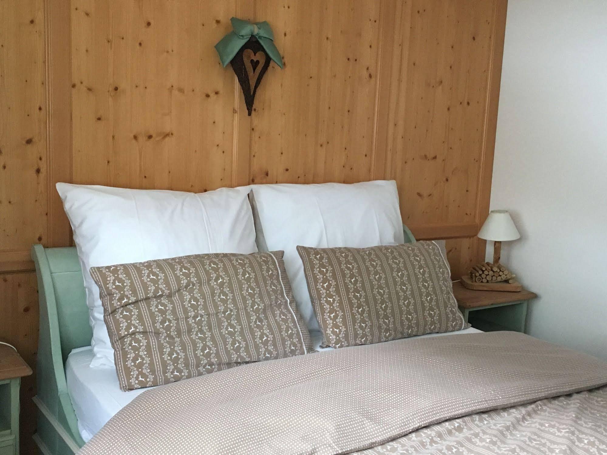 Appartamenti Chalet Orchidea 까나제이 외부 사진